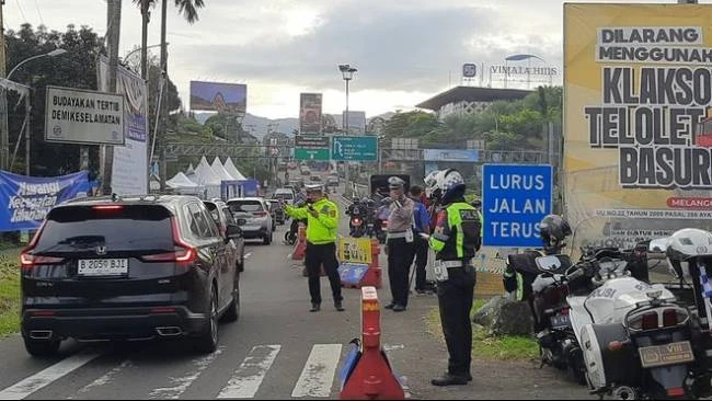 Puncak Macet Lagi? Jadwal One Way & Ganjil Genap Imlek 2026!