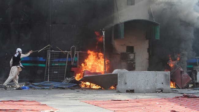 Duka Konsulat AS: 25 Tewas, Api Konflik Kian Membara